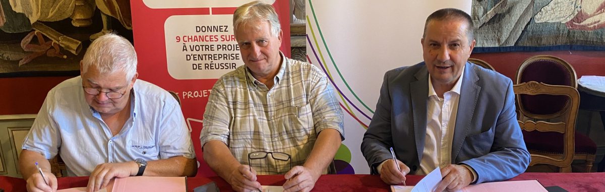 Image d'illustration de la page Économie : signature d’une convention de partenariat entre la communauté de communes Cœur de Lozère et Initiative Lozère