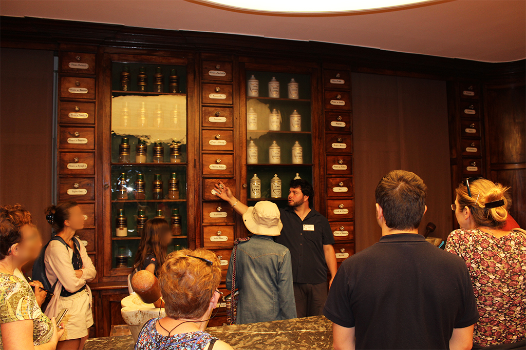 Image d'illustration de VISITE GUIDÉE DE LA PHARMACIE DE L’ANCIEN HÔPITAL