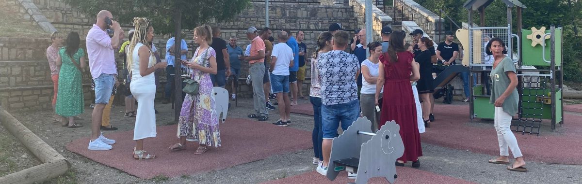 Image d'illustration de la page Visites de quartiers et villages : Régine Bourgade et son équipe municipale vont à la rencontre des Mendois